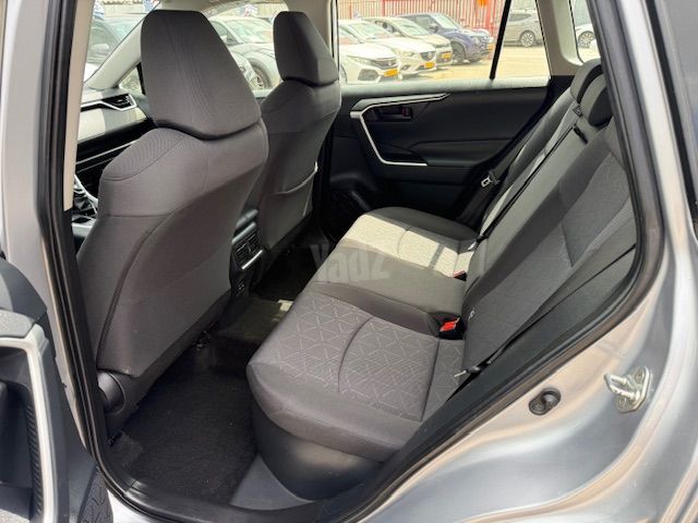 טויוטה RAV4