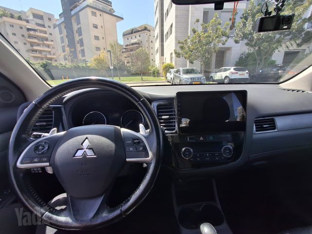 מיצובישי אאוטלנדר