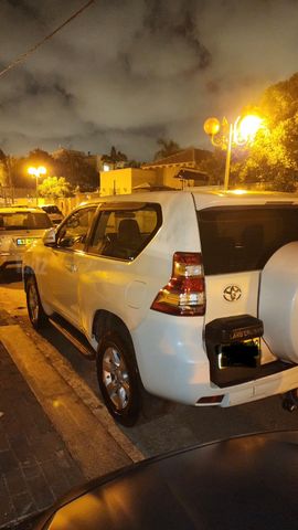 טויוטה לנד קרוזר