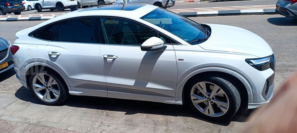 אאודי Q4 e-tron