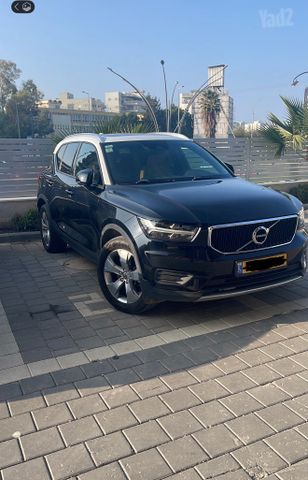 מודעת רכב וולוו XC40