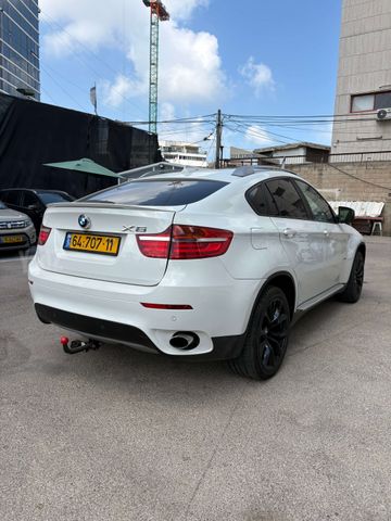 ב מ וו X6