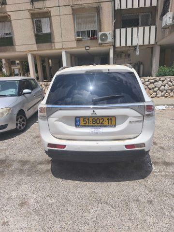 מיצובישי אאוטלנדר
