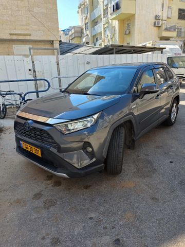 טויוטה RAV4