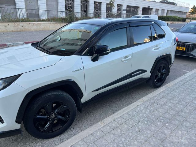 טויוטה RAV4
