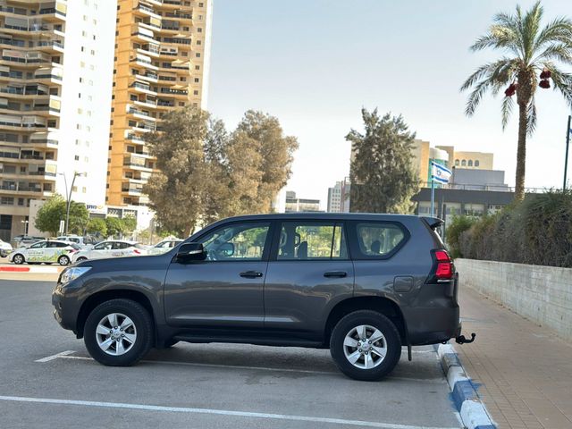 מודעת רכב טויוטה לנד קרוזר