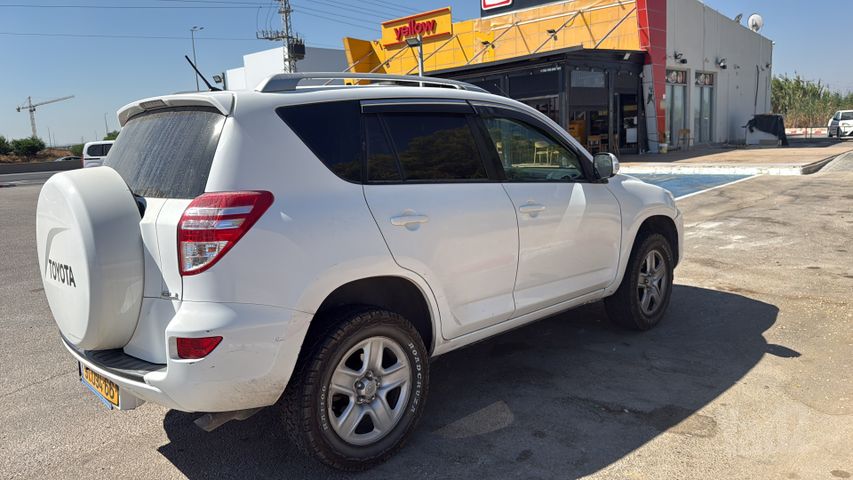 טויוטה RAV4