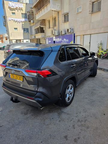 טויוטה RAV4