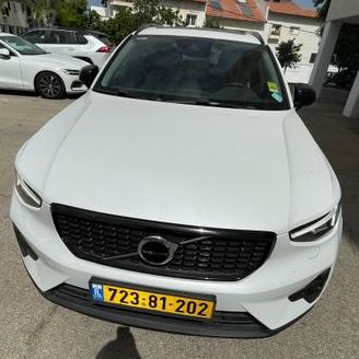 מודעת רכב וולוו XC40