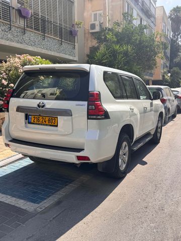 טויוטה לנד קרוזר