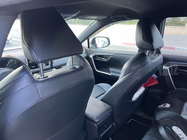 טויוטה RAV4