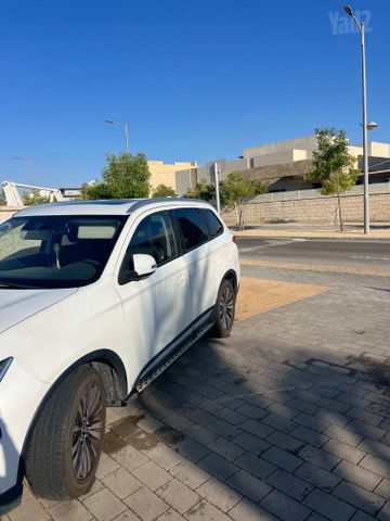 מיצובישי אאוטלנדר