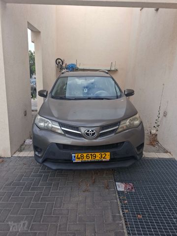 טויוטה RAV4