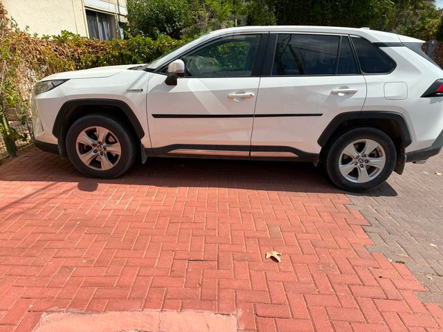טויוטה RAV4