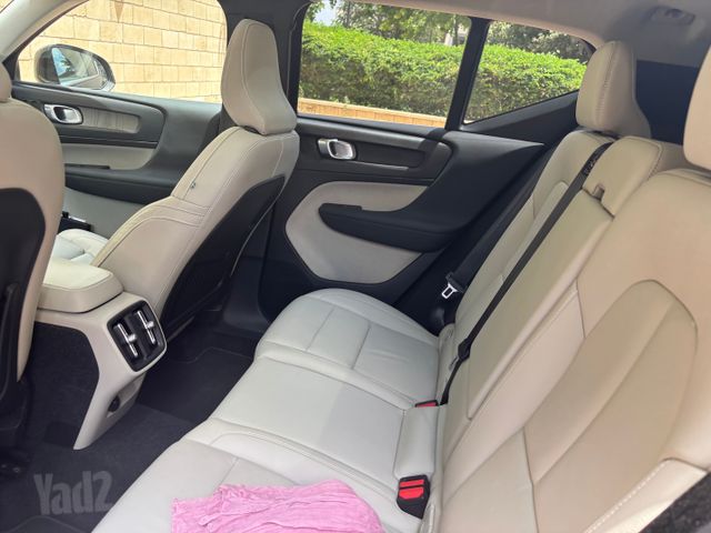 מודעת רכב וולוו XC40