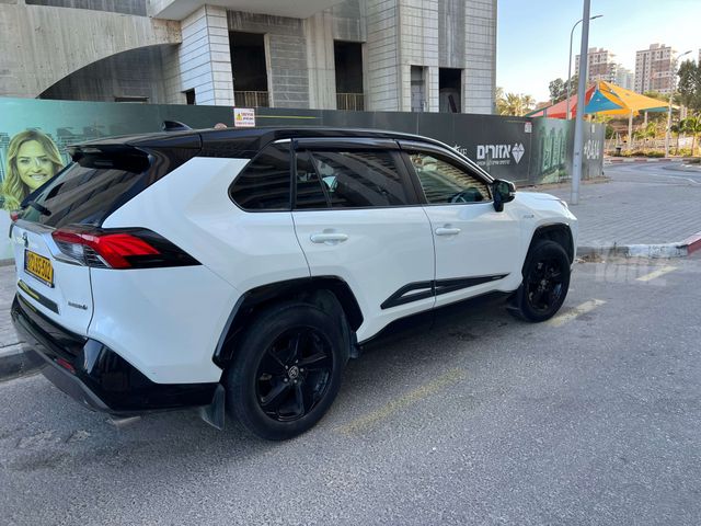 טויוטה RAV4