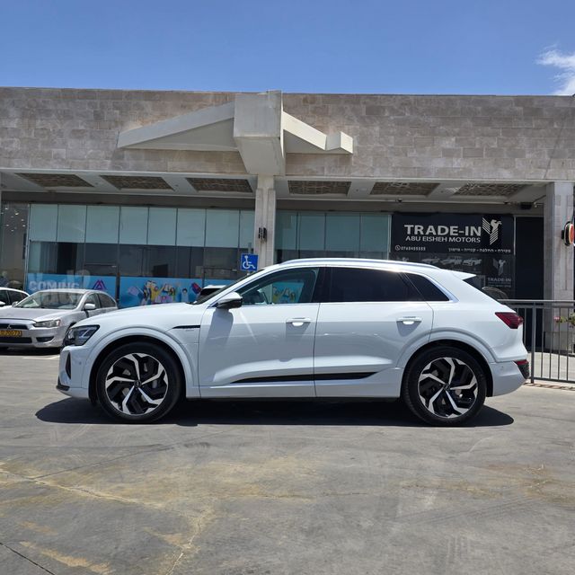 אאודי Q8 e-tron
