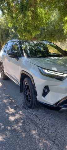 טויוטה RAV4
