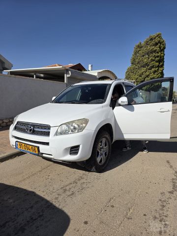 טויוטה RAV4