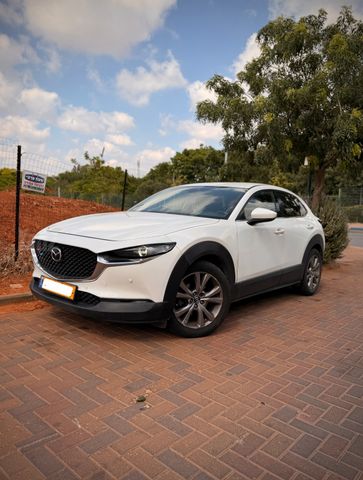 מודעת רכב מאזדה CX-30