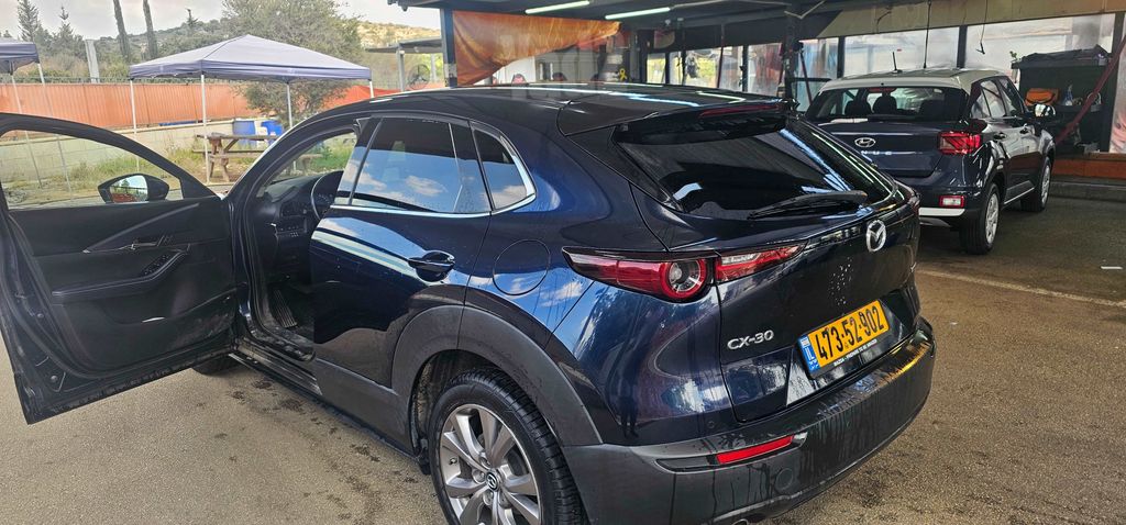 מודעת רכב מאזדה CX-30