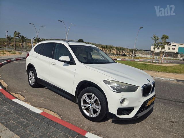 ב מ וו X1
