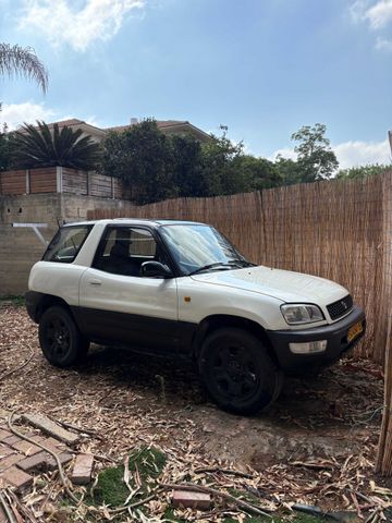 מודעת רכב טויוטה RAV4
