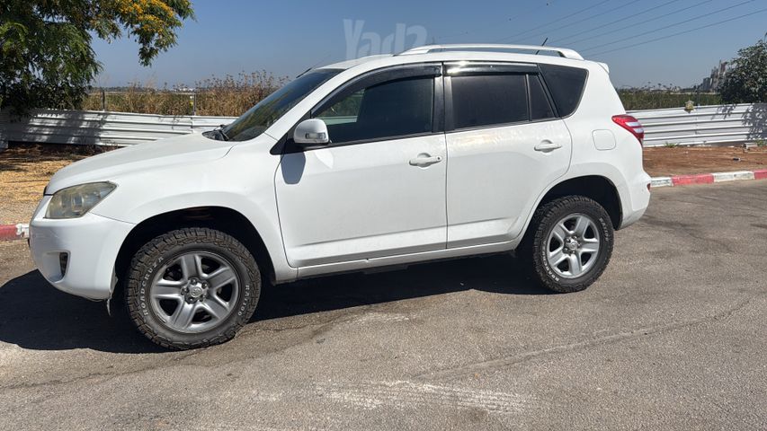 טויוטה RAV4