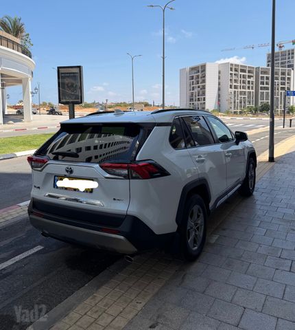 טויוטה RAV4