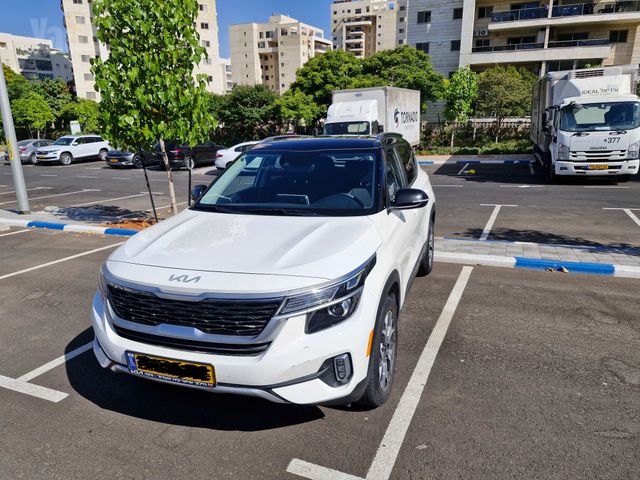 קיה סלטוס