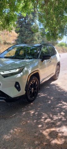 טויוטה RAV4