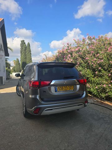 מודעת רכב מיצובישי אאוטלנדר