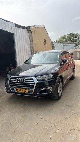 מודעת רכב אאודי Q7
