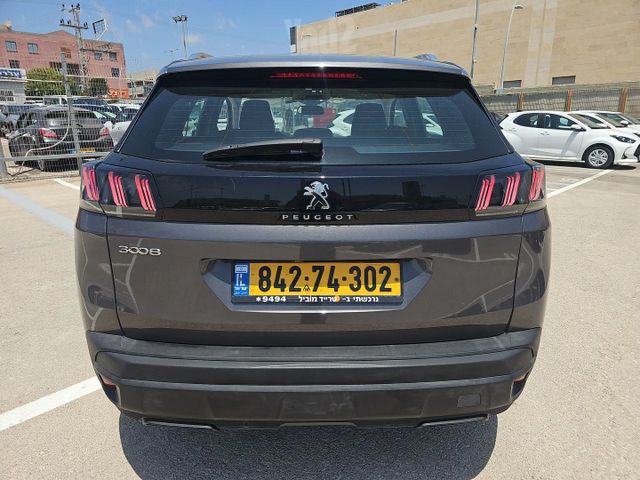 פיג'ו 3008