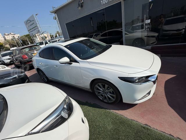 מודעת רכב מאזדה 3