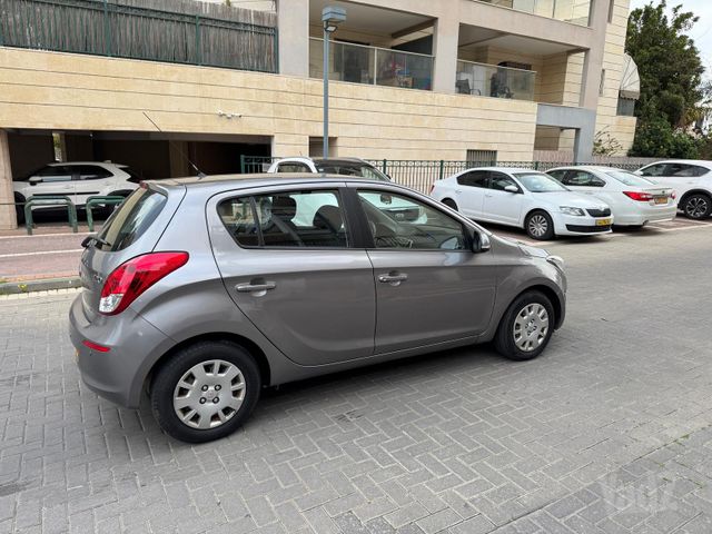 מודעת רכב יונדאי i20
