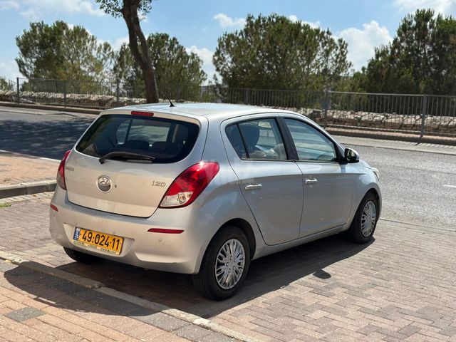 יונדאי i20
