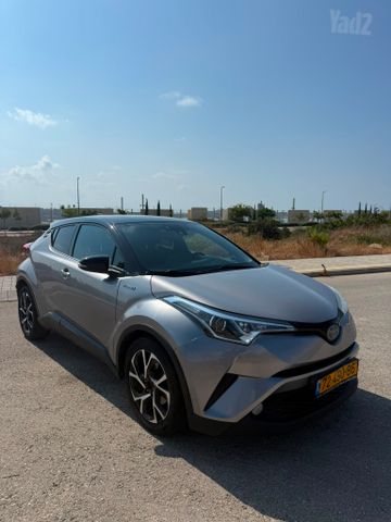 מודעת רכב טויוטה C-HR
