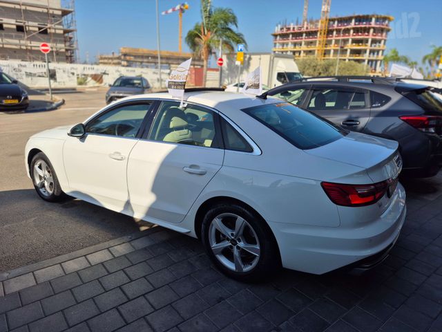אאודי A4