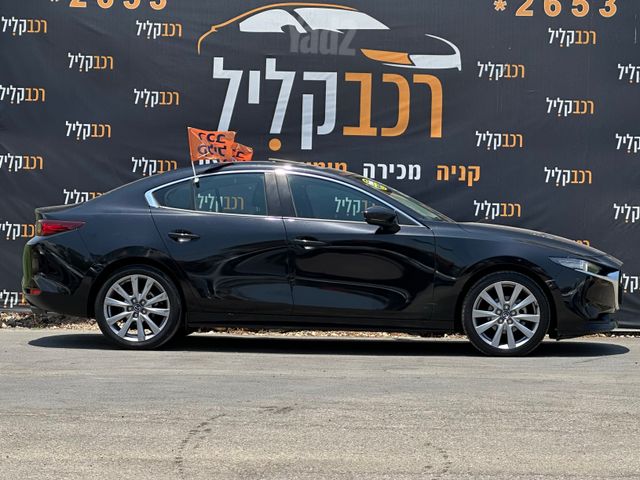 מאזדה 3