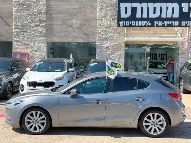 מאזדה 3