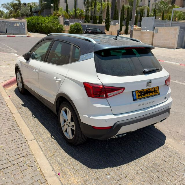 סיאט ארונה