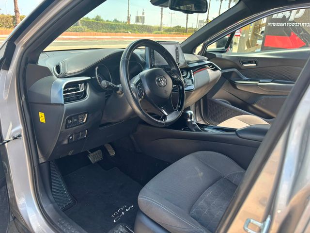 טויוטה C-HR