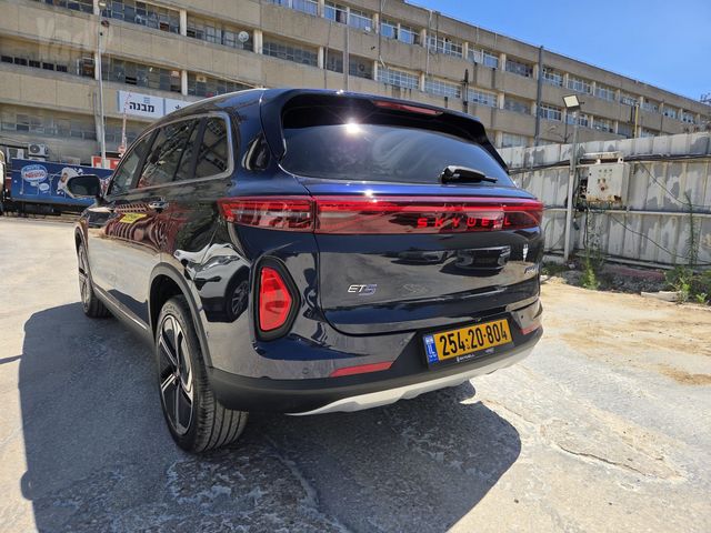 סקייוול ET5