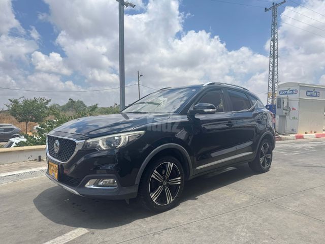 מודעת רכב אם ג'י ZS