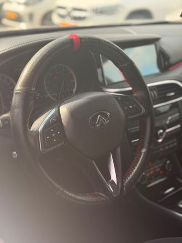 אינפיניטי Q30