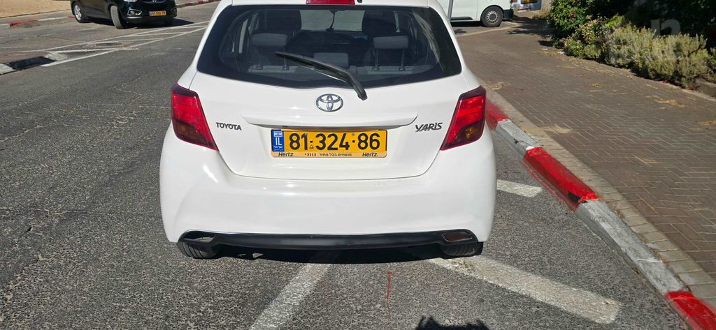 טויוטה יאריס