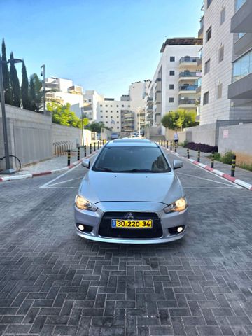 מיצובישי לנסר