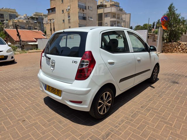 יונדאי i10