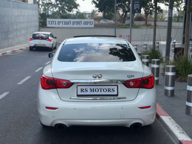 אינפיניטי Q50